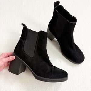 Urban Outfitters Black Suede Block Heel Chelsea Boots, Size 7